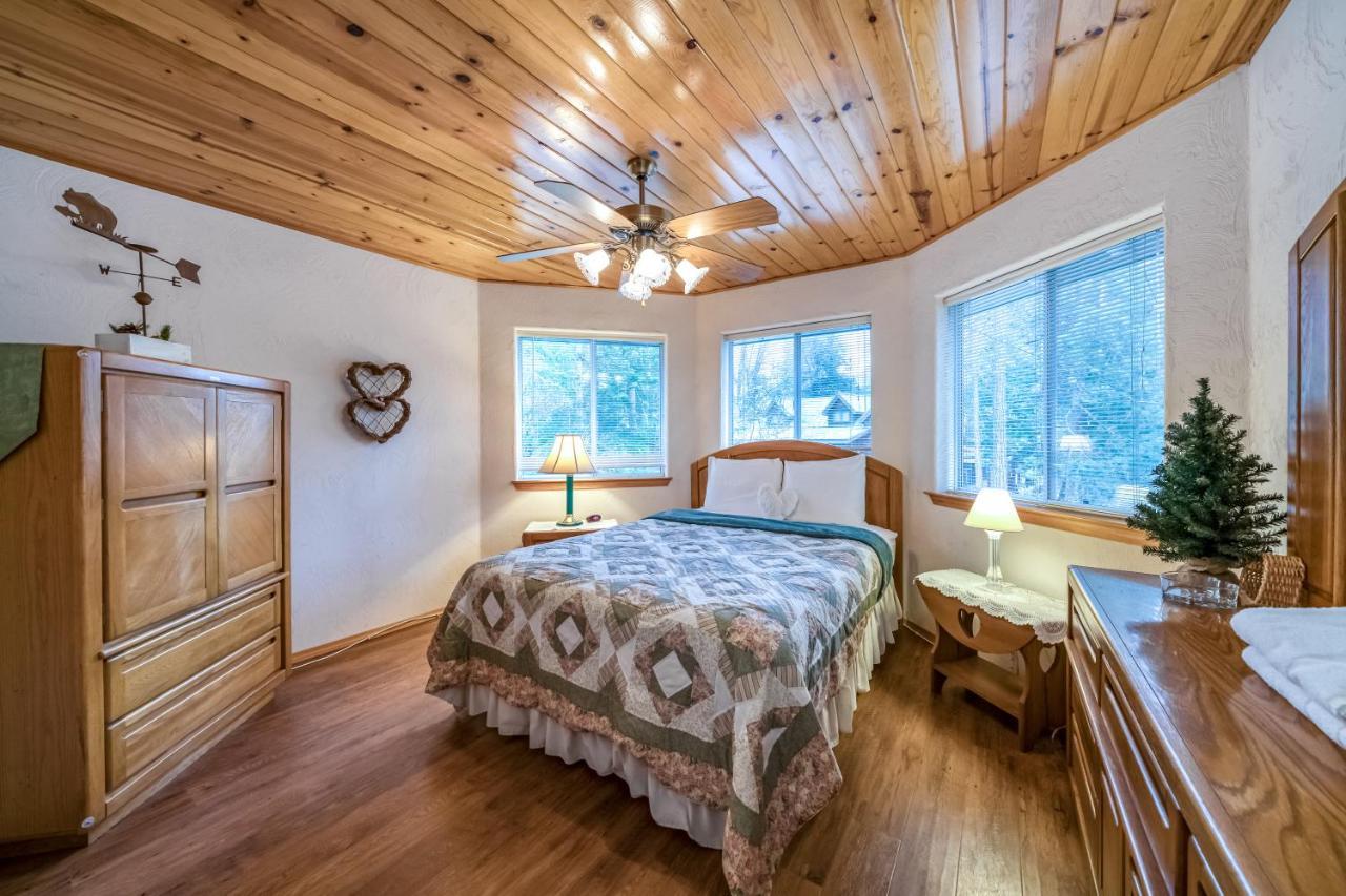 Black Bear Cabin บาสเลค ภายนอก รูปภาพ