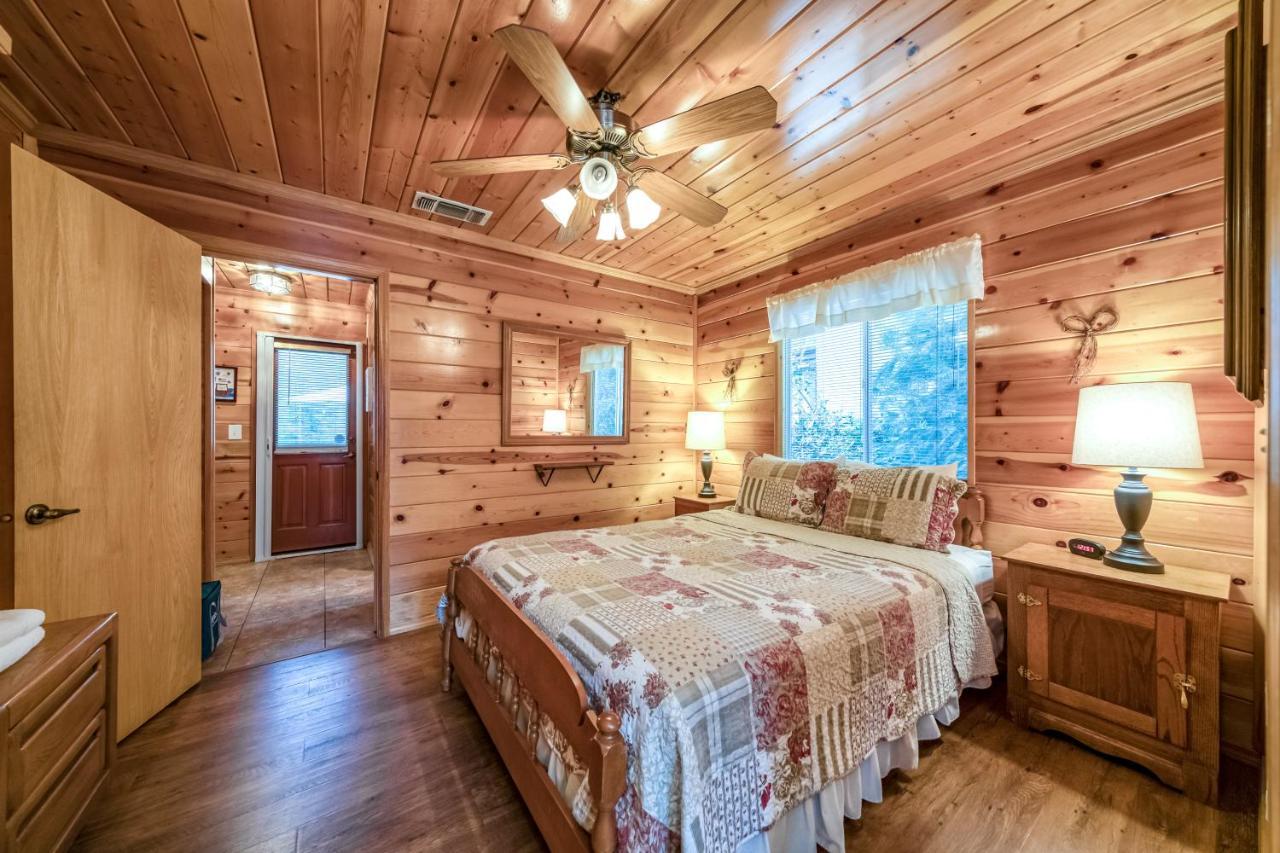Black Bear Cabin บาสเลค ภายนอก รูปภาพ