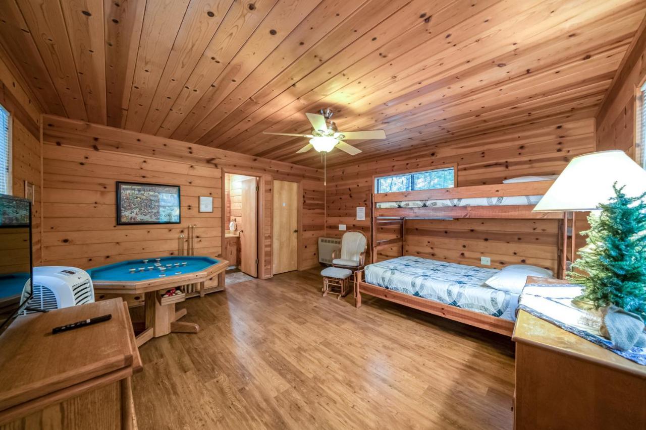 Black Bear Cabin บาสเลค ภายนอก รูปภาพ