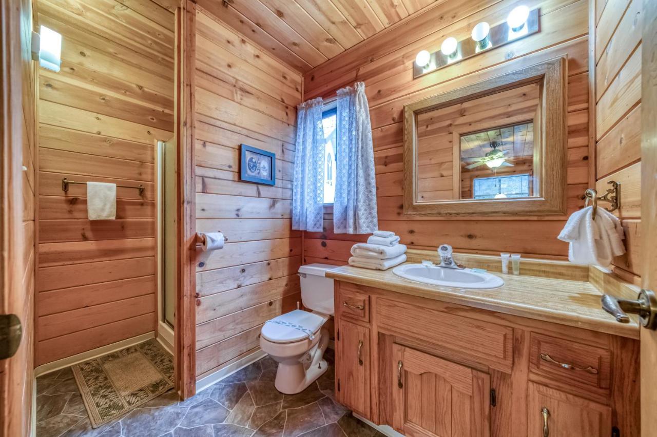 Black Bear Cabin บาสเลค ภายนอก รูปภาพ